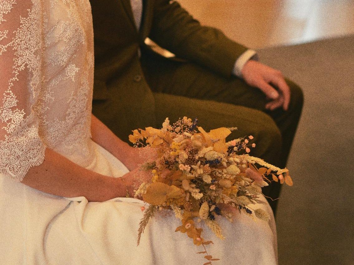 A couple getting married in 1976 in the the UK.